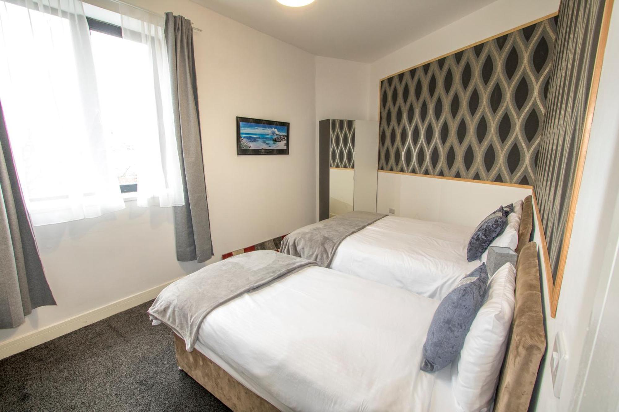 Ideal For Groups - Modern 2 Bedroom Apartment - Free Parking, Transit Links, Close To Stadiums Manchester Exterior photo